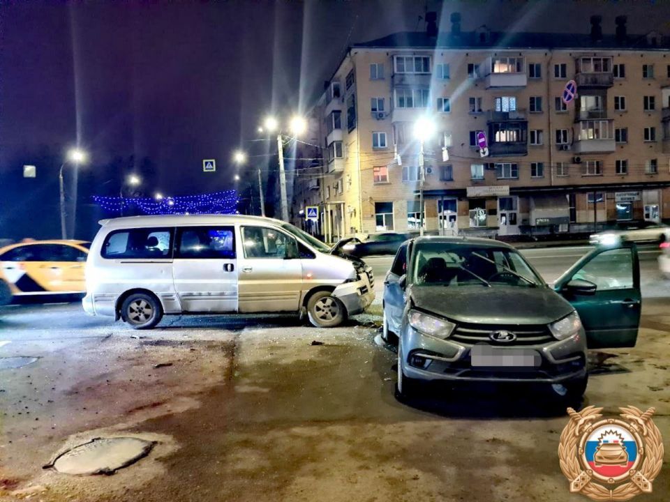 В Твери в серьезной аварии пострадала женщина с ребенком