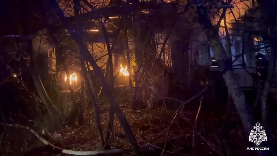 В тверском Мигалово горит жилой дом