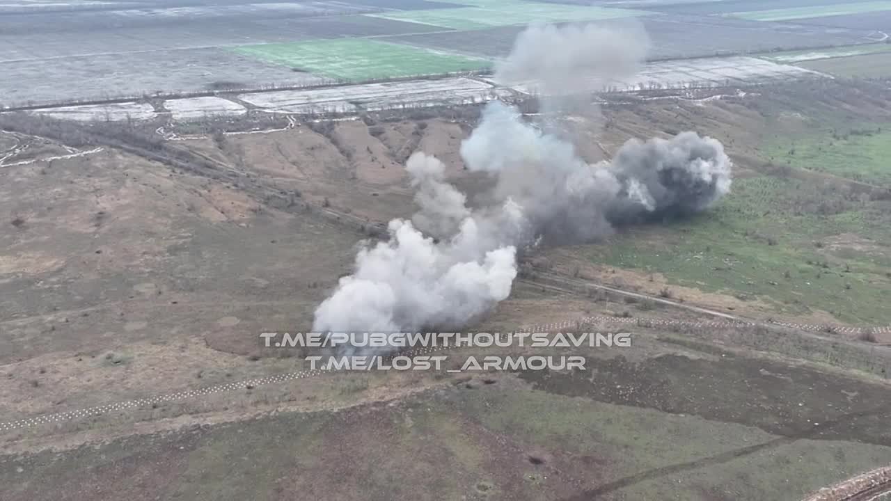 Оператор КВН с канала @PubgWithoutSaving эпично разминировал насыпь между н.п. Лукьяновское и Павловка в Запорожской области