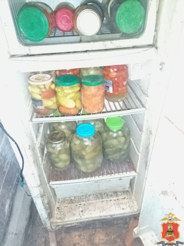 В Тверской области молодой мужчина пробрался в подпол к мертвой хозяйке дома