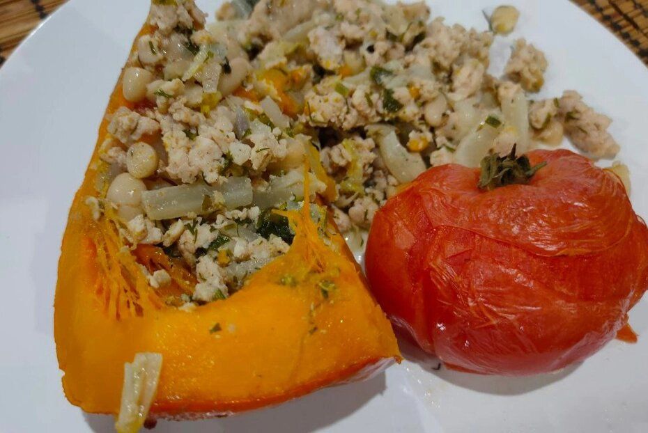 Тыквенное вдохновение: фаршированная тыква с фасолью и капустой