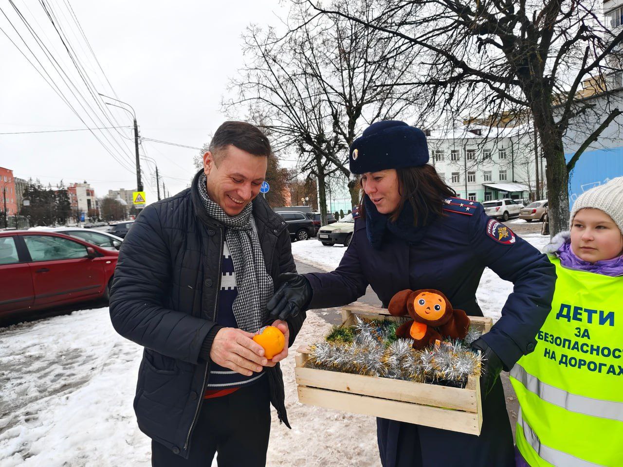 В городе Твери прошла самая ароматная и полезная акция – «Апельсин безопасности»! В городе Твери прошла самая ароматная и полезная акция – «Апельсин безопасности»!