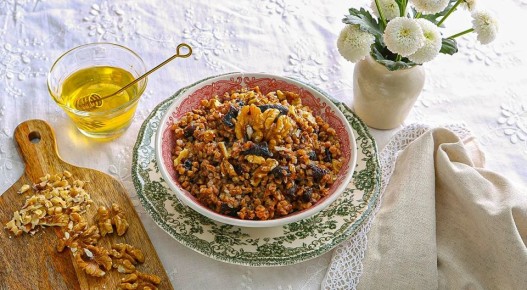 Гречневая каша с черносливом и орехами: ключ к здоровому завтраку