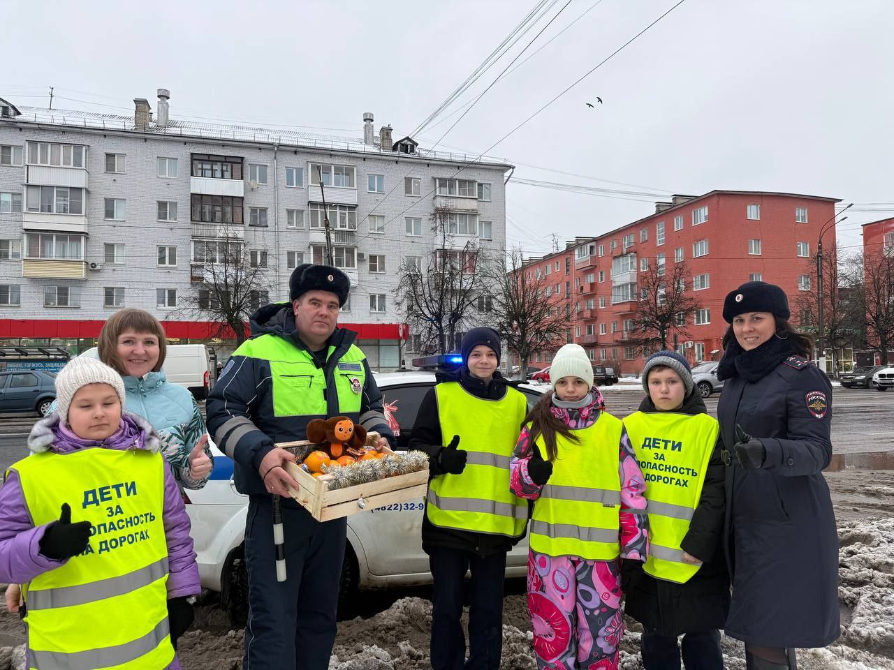 В городе Твери прошла самая ароматная и полезная акция – «Апельсин безопасности»! В городе Твери прошла самая ароматная и полезная акция – «Апельсин безопасности»!