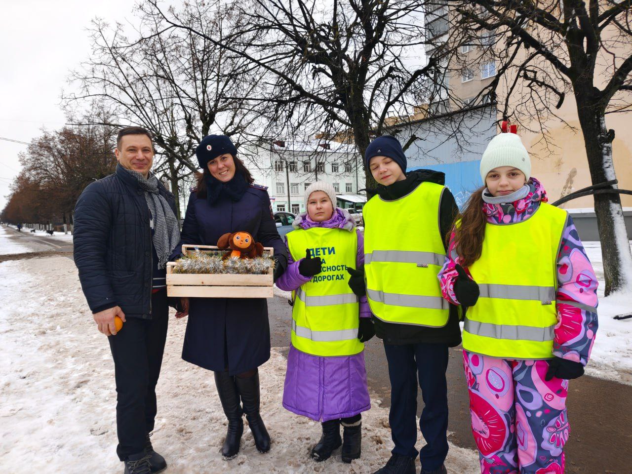 В городе Твери прошла самая ароматная и полезная акция – «Апельсин безопасности»! В городе Твери прошла самая ароматная и полезная акция – «Апельсин безопасности»!