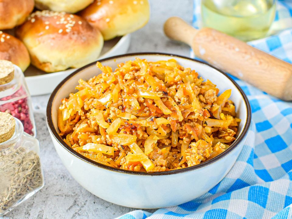 Вкусное открытие: пирожки с фаршем и капустой на новый лад