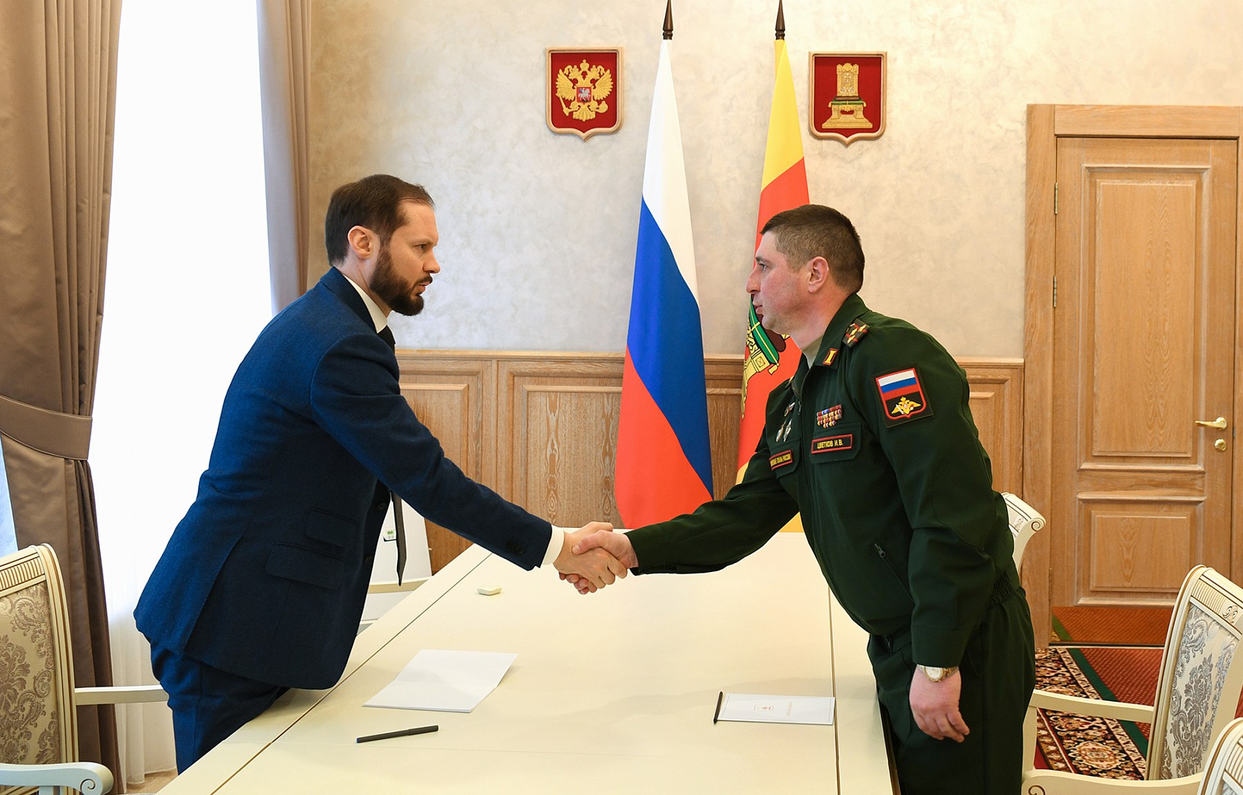 Виталий Королев провел встречу с участником специальной военной операции Ильей Цветковым