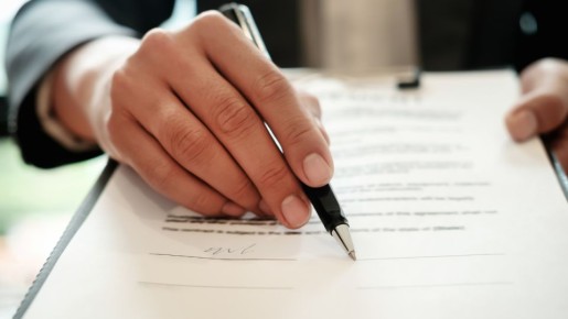 Как действовать, если работник МФЦ отказывается принять ваше заявление на субсидию