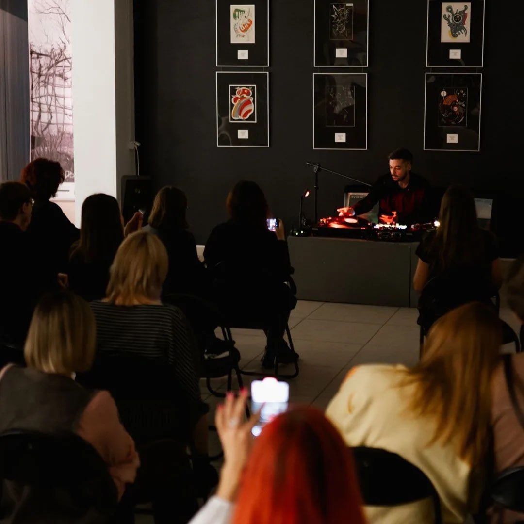 Встретить первые дни нового года ярко и творчески приглашает Тверской городской музейно-выставочный центр Встретить первые дни нового года ярко и творчески приглашает Тверской городской музейно-выставочный центр