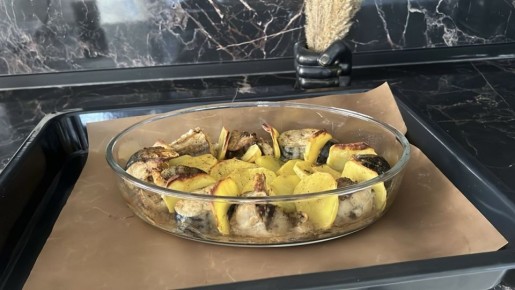 Как приготовить идеальный ужин: рыба с картошкой, запечённая в духовке
