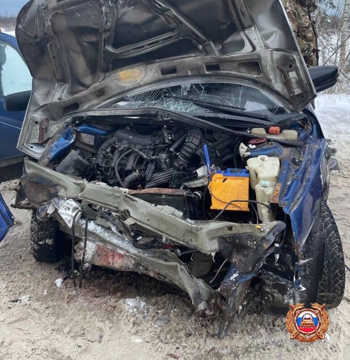 В Конаковском округе легковушка столкнулась с грузовиком, есть пострадавшие В Конаковском округе легковушка столкнулась с грузовиком, есть пострадавшие