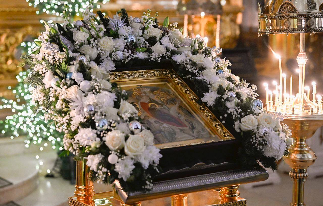 Врио Губернатора Тверской области Виталий Королев побывал на Рождественском праздничном бдении вместе с прихожанами Спасо-Преображенского кафедрального собора Твери Врио Губернатора Тверской области Виталий Королев побывал на Рождественском праздничном бдении вместе с прихожанами Спасо-Преображенского кафедрального собора Твери