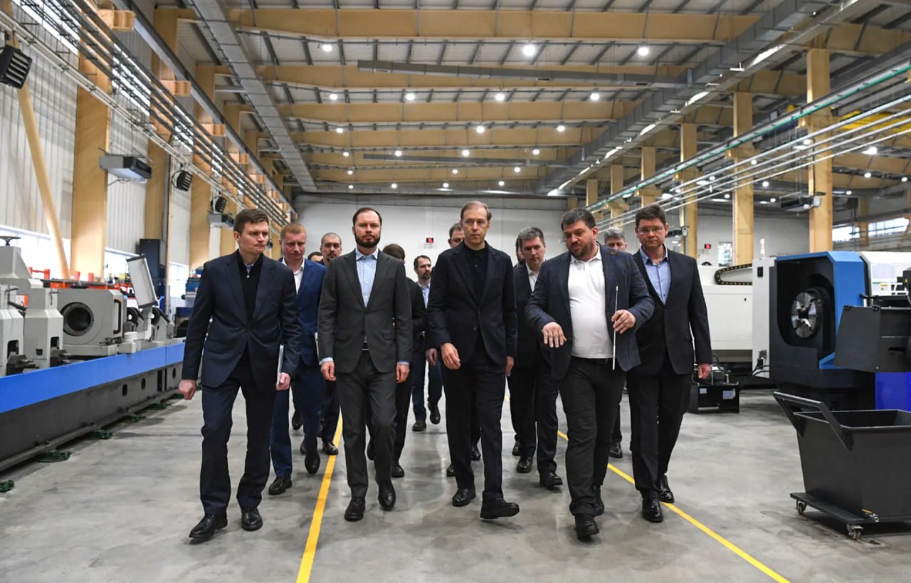 9 января Первый заместитель Председателя Правительства Российской Федерации Денис Мантуров в рамках рабочей поездки в Тверскую область и врио Губернатора Виталий Королев ознакомились с работой инновационных промышленных...