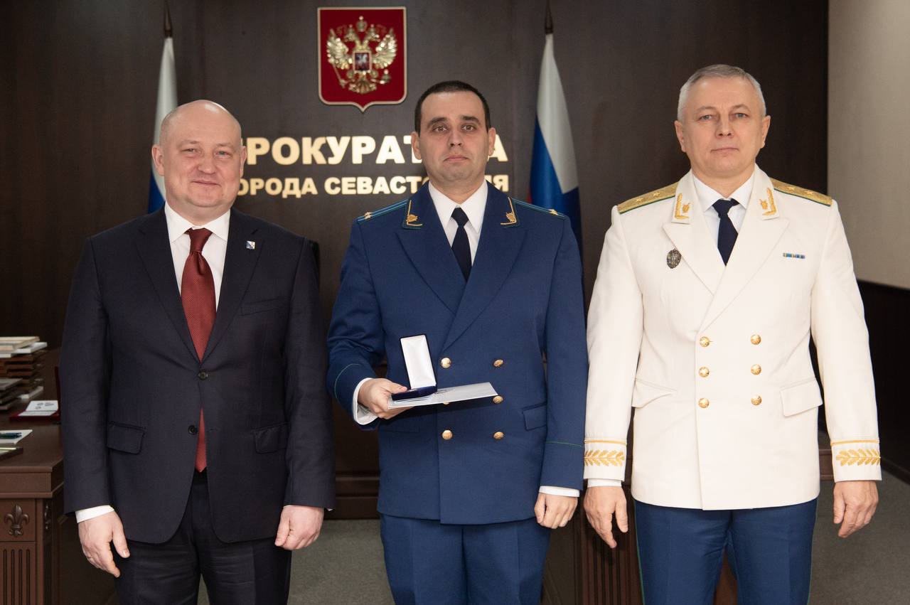 Михаил Развожаев: Поздравил работников прокуратуры с профессиональным праздником Михаил Развожаев: Поздравил работников прокуратуры с профессиональным праздником