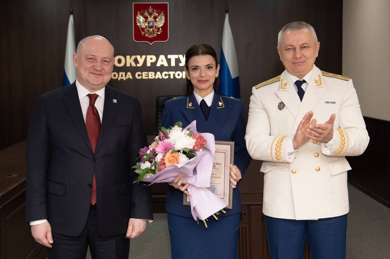 Михаил Развожаев: Поздравил работников прокуратуры с профессиональным праздником Михаил Развожаев: Поздравил работников прокуратуры с профессиональным праздником