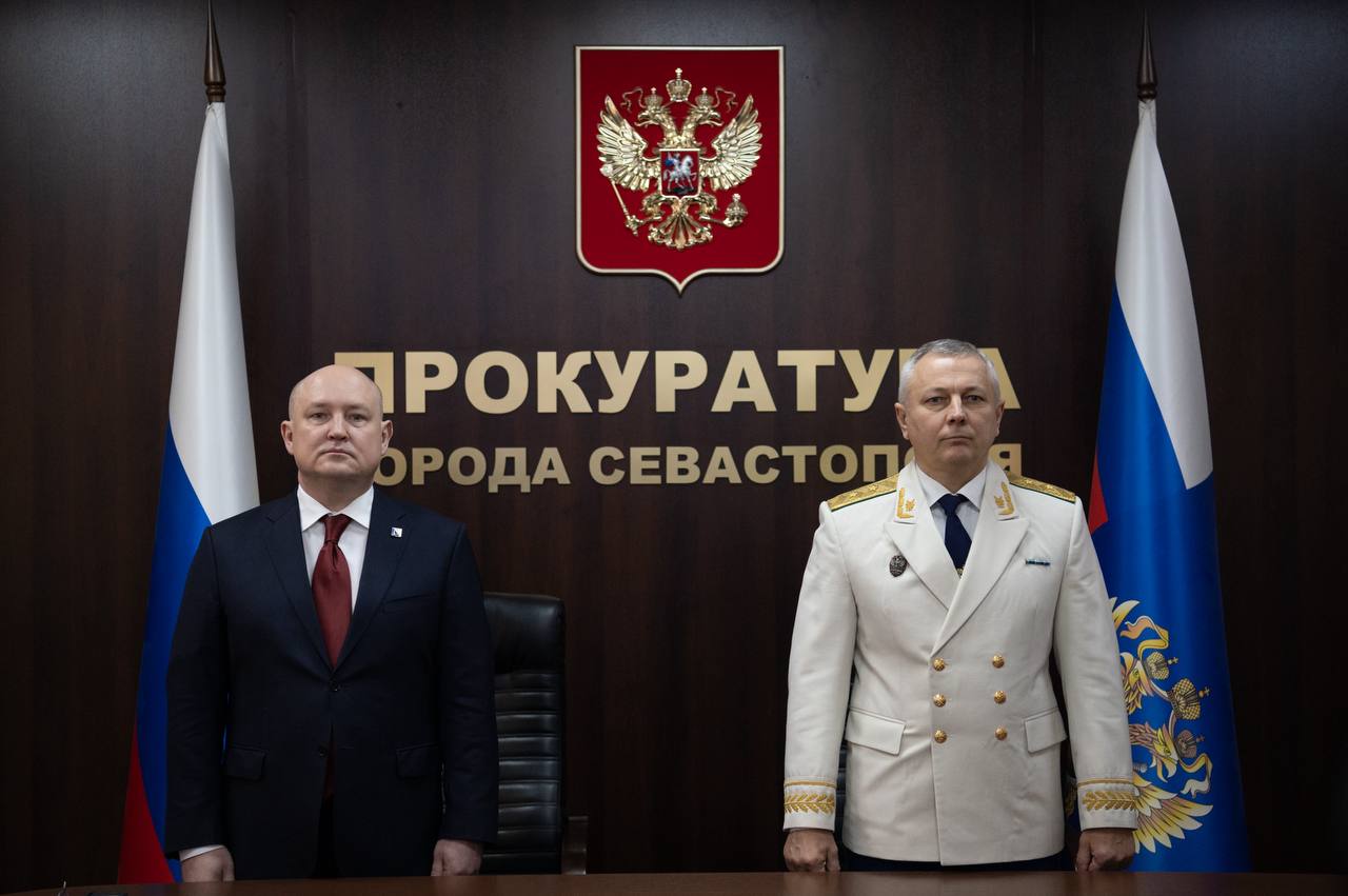 Михаил Развожаев: Поздравил работников прокуратуры с профессиональным праздником