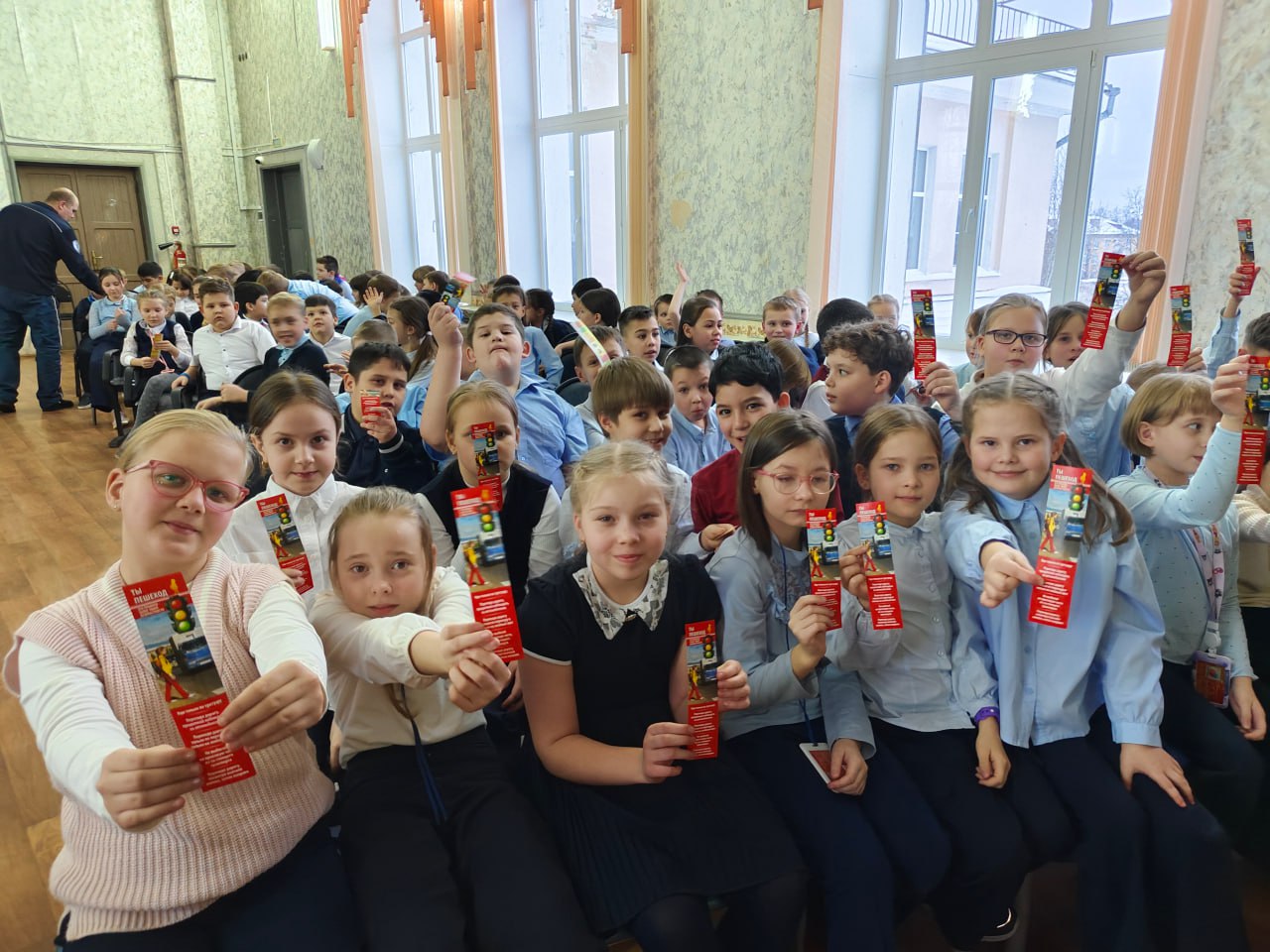 Тверские Госавтоинспекторы провели интерактивное мероприятие «Безопасная зима» с учениками 2-х 3-х классов СОШ № 30 Тверские Госавтоинспекторы провели интерактивное мероприятие «Безопасная зима» с учениками 2-х 3-х классов СОШ № 30