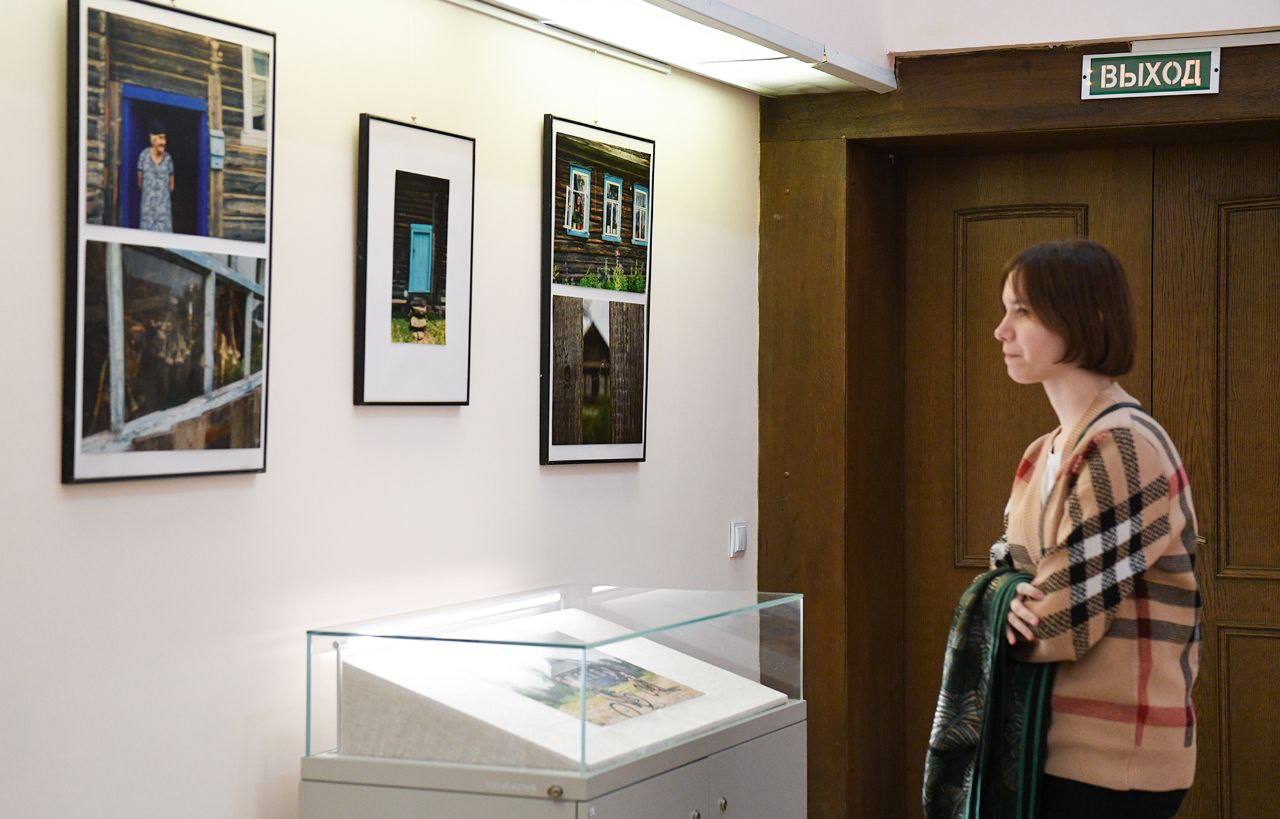 В Твери на площадке Музейно-выставочного центра им. Л. Чайкиной открылась выставка фотографии «Тверские карелы» В Твери на площадке Музейно-выставочного центра им. Л. Чайкиной открылась выставка фотографии «Тверские карелы»