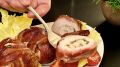Нежные куриные рулетики с беконом и моцареллой