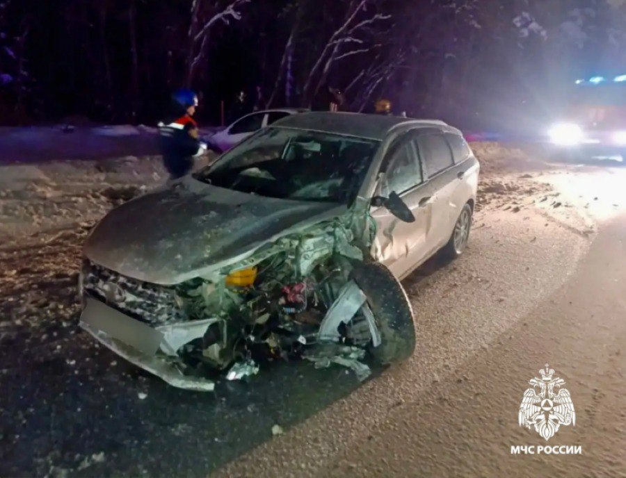 На шоссе в Твери столкнулись четыре авто, есть пострадавший На шоссе в Твери столкнулись четыре авто, есть пострадавший