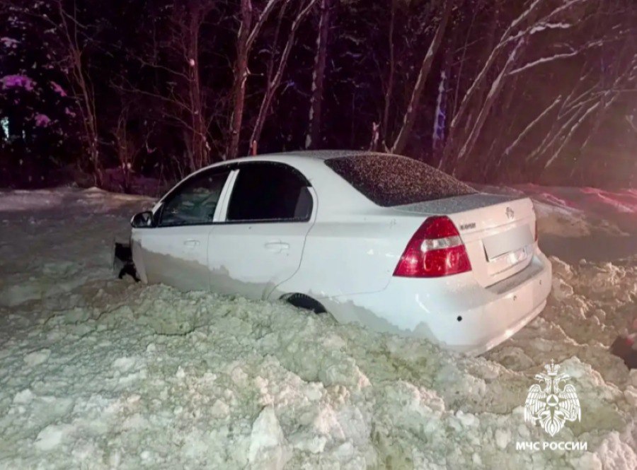 На шоссе в Твери столкнулись четыре авто, есть пострадавший На шоссе в Твери столкнулись четыре авто, есть пострадавший