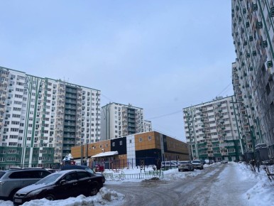 На улице Оснабрюкской продолжается работа с жителями домов, в которых проводится ремонт