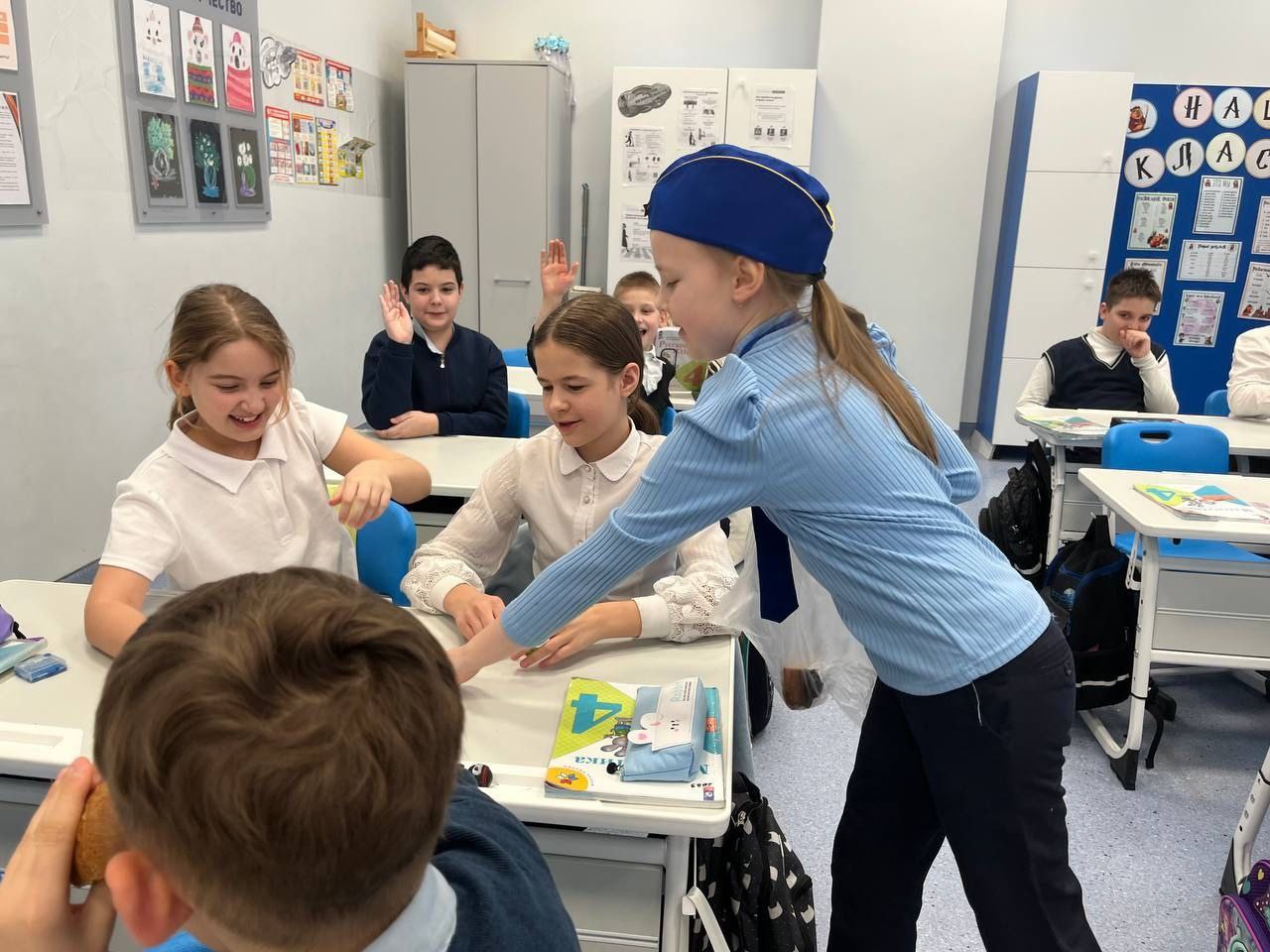 Отряд ЮИД «Маршрут57» принял участие в мероприятиях, посвящённых 27января — Дню полного освобождения Ленинграда от фашистской блокады Отряд ЮИД «Маршрут57» принял участие в мероприятиях, посвящённых 27января — Дню полного освобождения Ленинграда от фашистской блокады