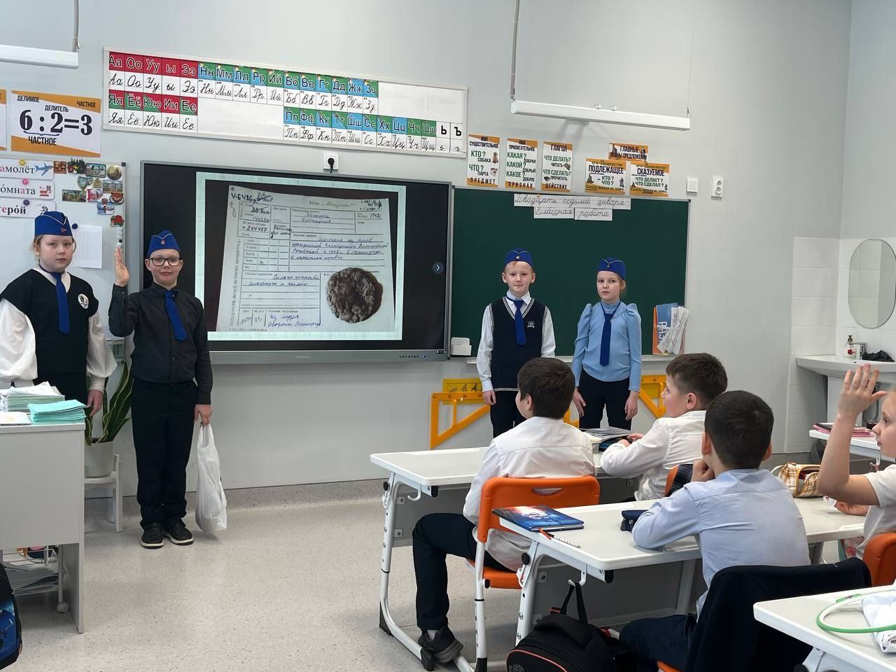 Отряд ЮИД «Маршрут57» принял участие в мероприятиях, посвящённых 27января — Дню полного освобождения Ленинграда от фашистской блокады Отряд ЮИД «Маршрут57» принял участие в мероприятиях, посвящённых 27января — Дню полного освобождения Ленинграда от фашистской блокады