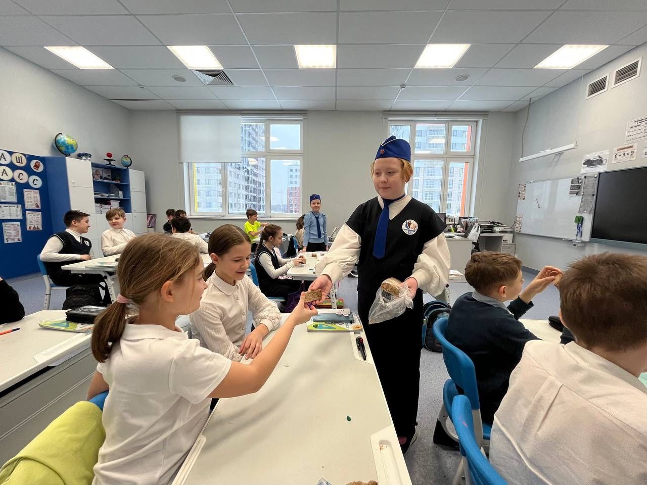 Отряд ЮИД «Маршрут57» принял участие в мероприятиях, посвящённых 27января — Дню полного освобождения Ленинграда от фашистской блокады Отряд ЮИД «Маршрут57» принял участие в мероприятиях, посвящённых 27января — Дню полного освобождения Ленинграда от фашистской блокады