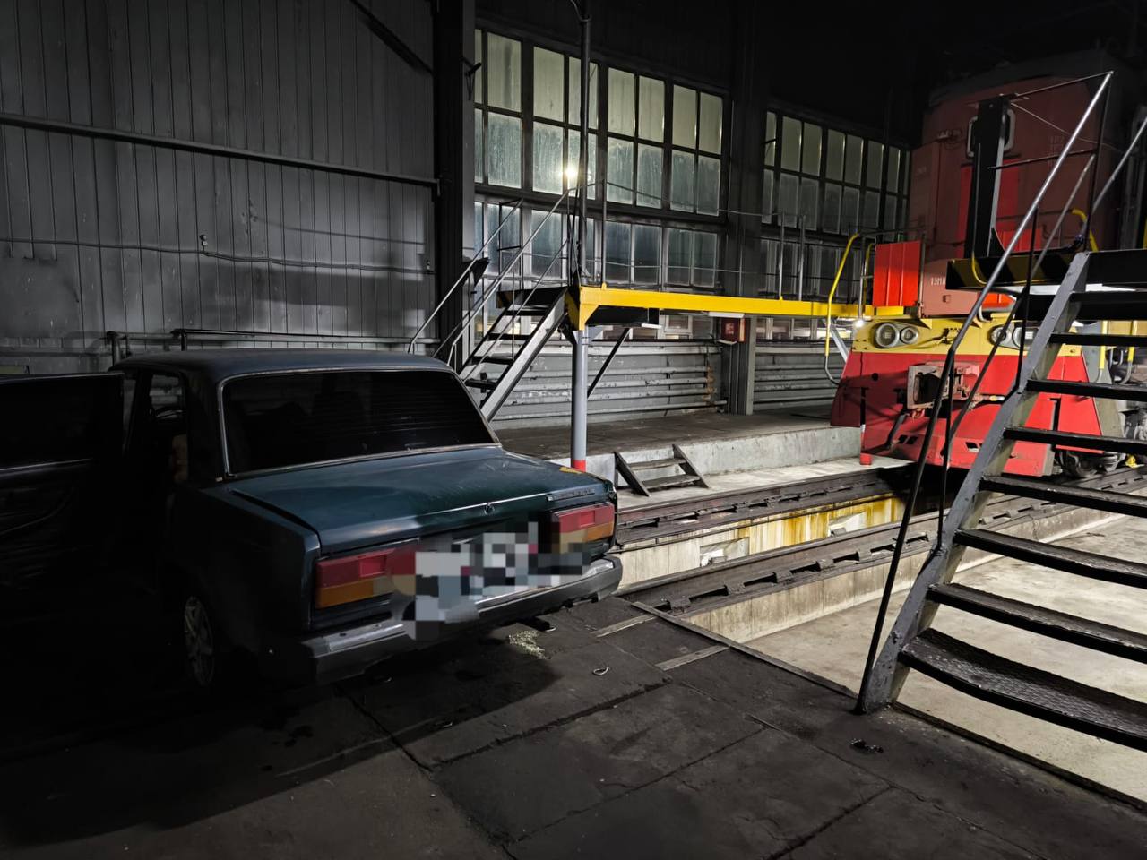 В Твери транспортной полицией завершено расследование уголовного дела о покушении на хищение дизельного топлива с локомотива В Твери транспортной полицией завершено расследование уголовного дела о покушении на хищение дизельного топлива с локомотива