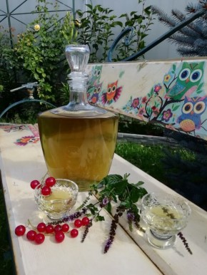 Оживите лето с домашним мятным ликером