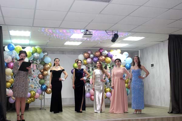 В женской колонии Тверской области выбрали самых красивых и талантливых В женской колонии Тверской области выбрали самых красивых и талантливых