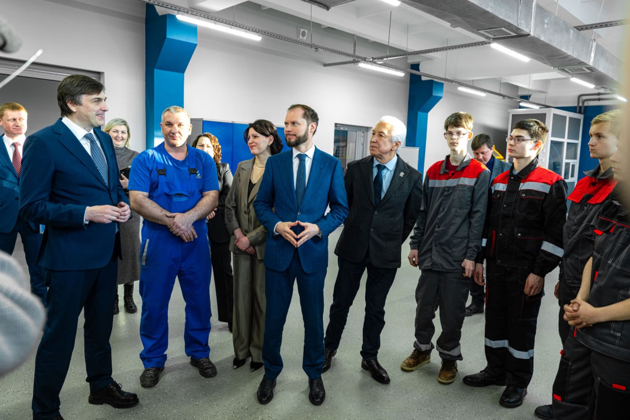 Сергей Кравцов посетил кластер «Профессионалитета» в Тверском политехническом колледже Сергей Кравцов посетил кластер «Профессионалитета» в Тверском политехническом колледже