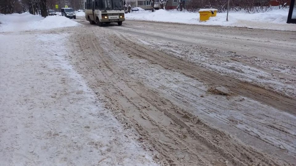 Народная новость: "Каши" и сугробы - жители Твери жалуются на непролазные дороги