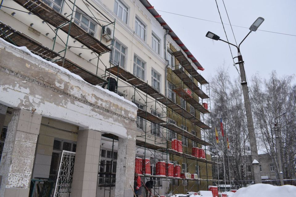 В Твери продолжается капитальный ремонт школы № 16