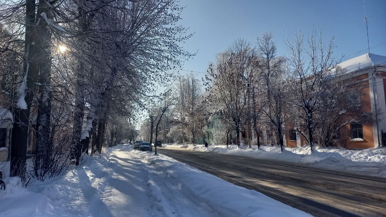Тверских водителей предупредили об очередном мощном снегопаде и гололеде