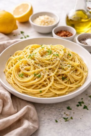 Паста с лимоном и оливковым маслом: легкий и яркий вкус для любого времени суток