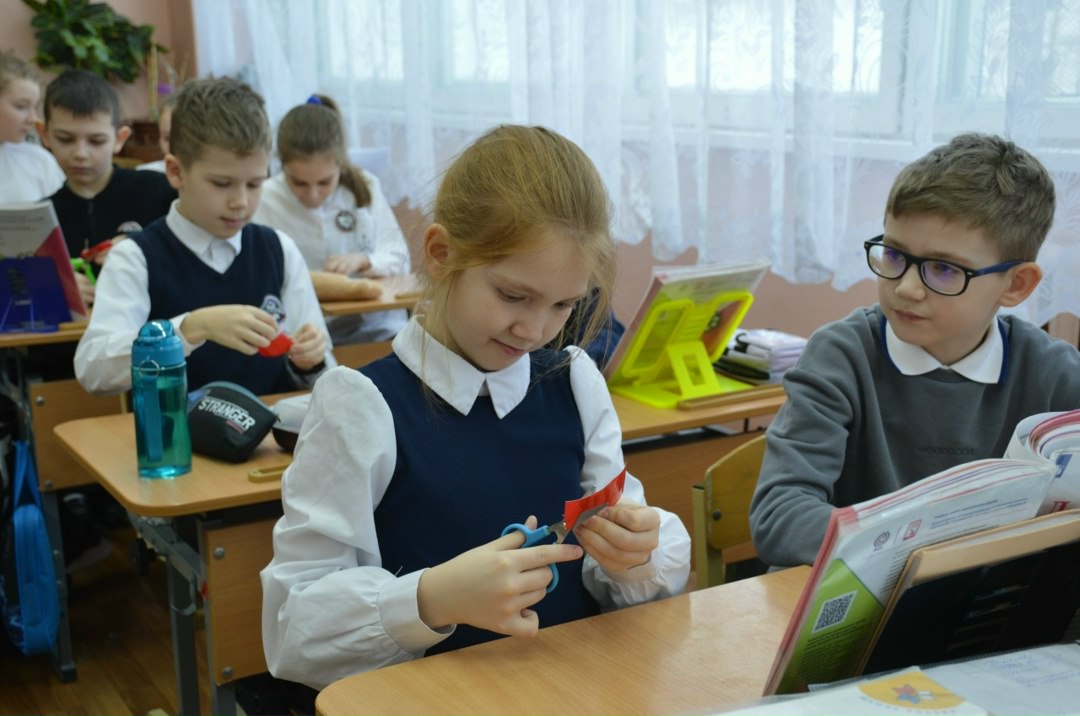 В Удомле сотрудники Госавтоинспекции и отряд ЮИД провели мастер-класс для «Орлят России» В Удомле сотрудники Госавтоинспекции и отряд ЮИД провели мастер-класс для «Орлят России»