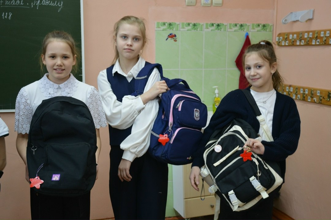 В Удомле сотрудники Госавтоинспекции и отряд ЮИД провели мастер-класс для «Орлят России» В Удомле сотрудники Госавтоинспекции и отряд ЮИД провели мастер-класс для «Орлят России»