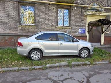 Как законно защитить зеленый двор: эффективные методы против парковки