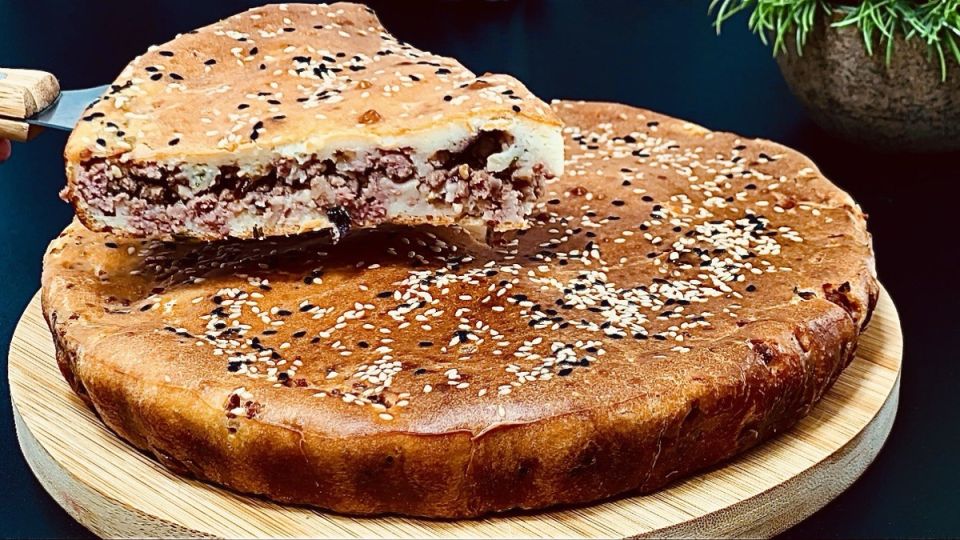 Как быстро приготовить пирог с фаршем: всего 40 минут на кухне