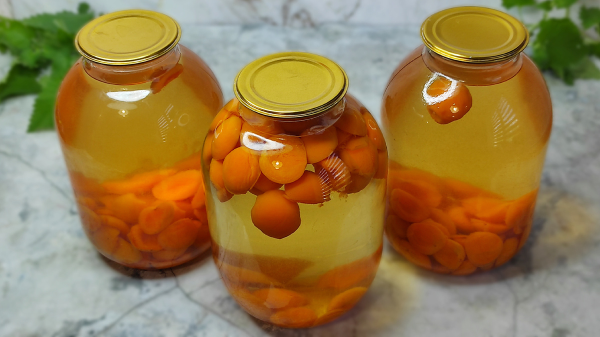 Ароматный компот из абрикосов на зиму: простой и быстрый рецепт