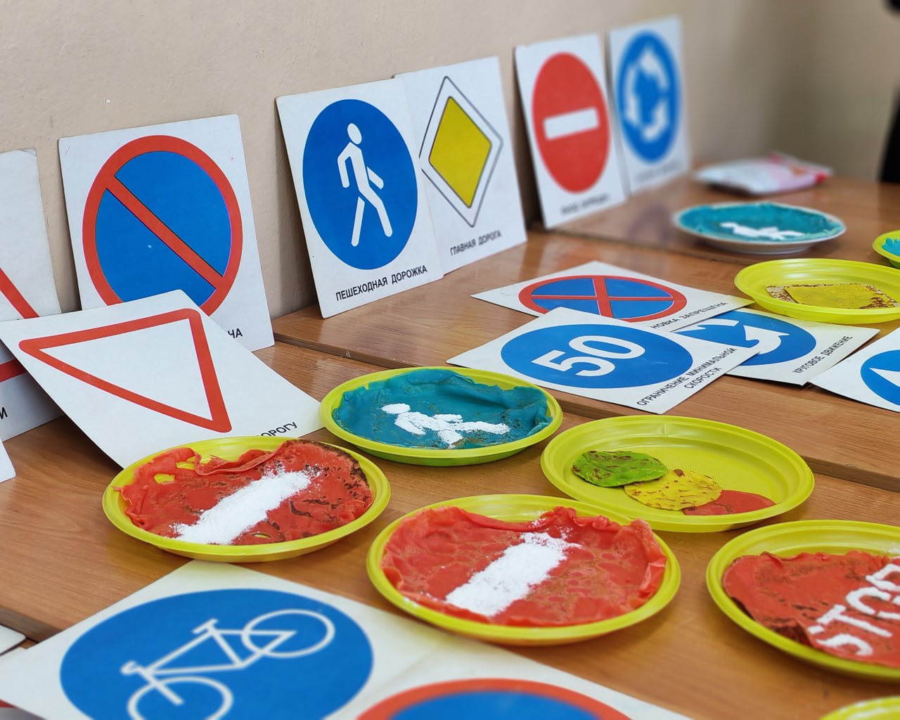 Тверские автоинспекторы и юные инспекторы движения провели «Безопасную масленицу» в Гимназии №44 города Твери Тверские автоинспекторы и юные инспекторы движения провели «Безопасную масленицу» в Гимназии №44 города Твери