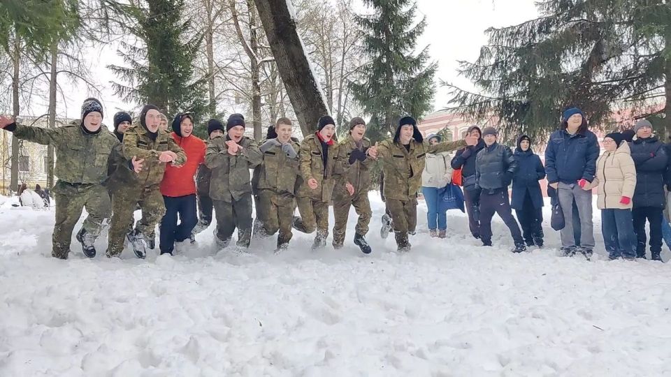 В Твери проходят народные гулянья в честь празднования Широкой тверской Масленицы!