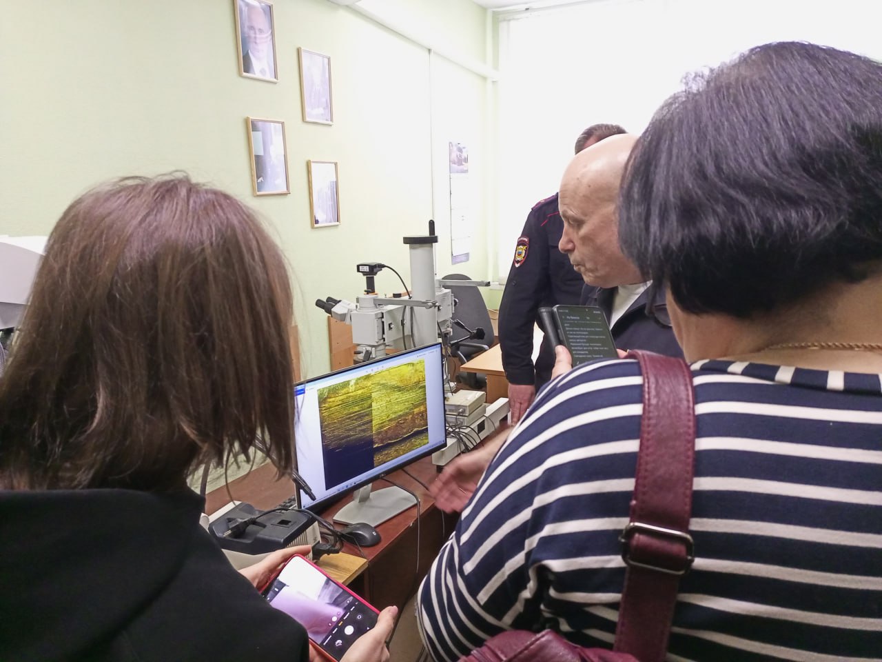 Тверские полицейские пригласили журналистов на пресс-тур в Экспертно-криминалистический центр УМВД Тверские полицейские пригласили журналистов на пресс-тур в Экспертно-криминалистический центр УМВД