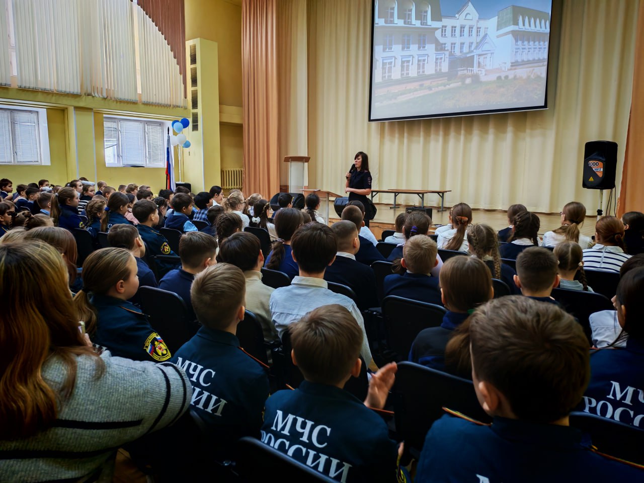 Сотрудники Госавтоинспекции побывали в гостях у учеников СОШ №3 города Твери Сотрудники Госавтоинспекции побывали в гостях у учеников СОШ №3 города Твери