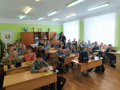 Сотрудники Госавтоинспекции города Твери встретились с учащимися начальных классов № 27 города