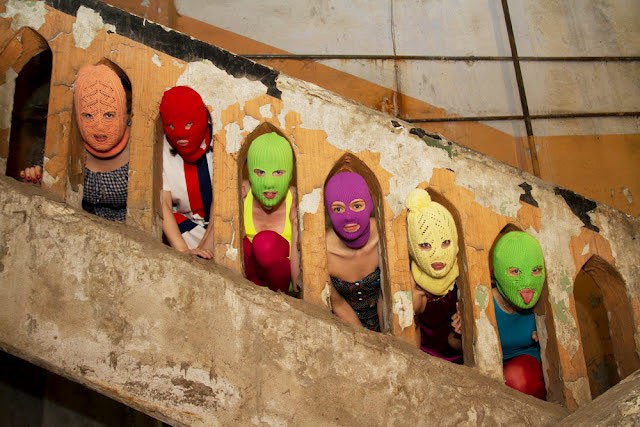 Суд утвердил запрет панк-группы Pussy Riot* в России — решение о признании экстремистской организацией вступило в силу