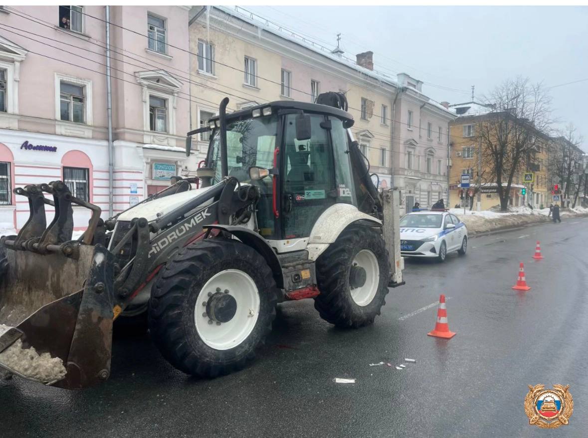В Твери трактор наехал на пенсионерку
