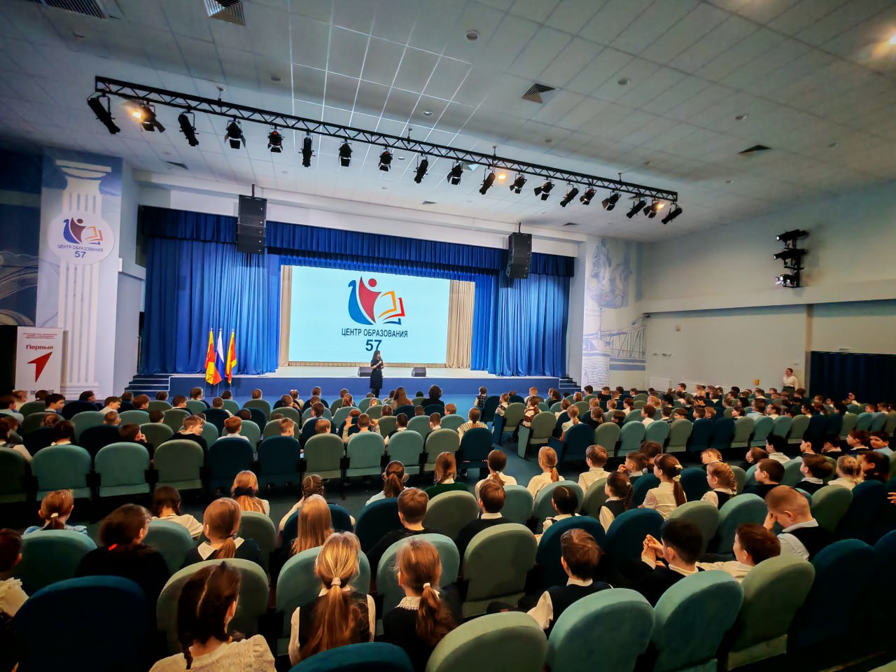 Сотрудники Госавтоинспекции напомнили школьникам о безопасности пешеходов на проезжей части